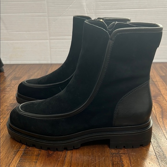 NWT Lauren Ralph Lauren Leather Black Colbie Ankle Boots   gold tone logo LRL 8 - Picture 16 of 16